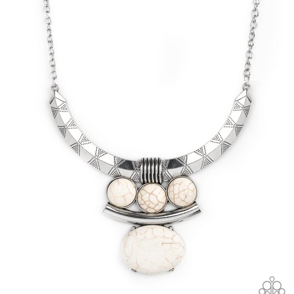 Commander In CHIEFETTE - White Necklace - Picture 1 of 3